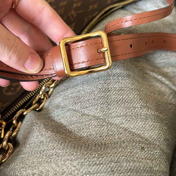 Receipt in photos! Authentic Louis Vuitton Large Loop * Like New* - Picture 4 of 8